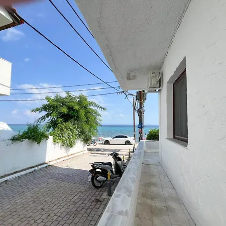 Properstay 105 - Seastep Flat Apartament