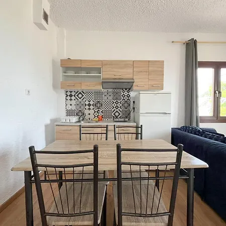 דירה Properstay 105 - Seastep Flat פוליכרונו